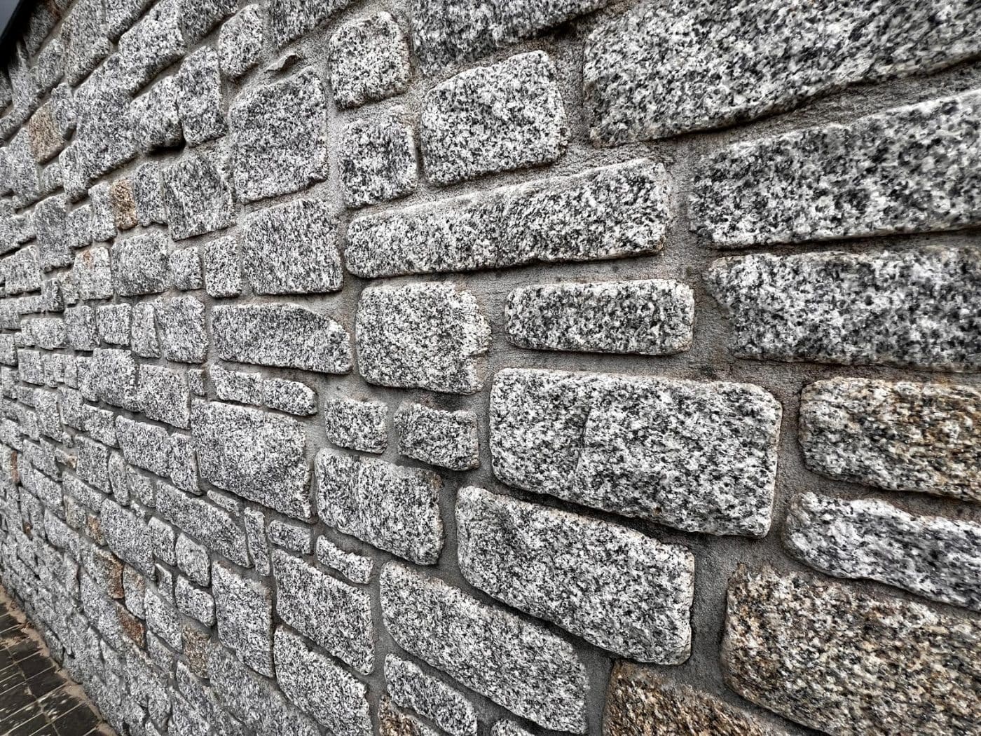 De Lank Semi-coursed Walling — Tumbled